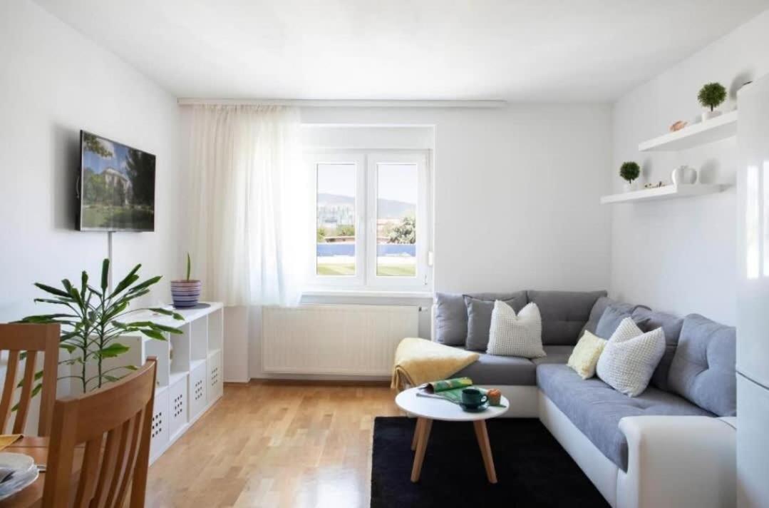 Tesla Apartment Urban Stay Zagreb Bagian luar foto